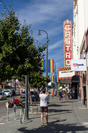 San Francisco, California, United States - October 06 2022: Streets of San Francisco with urban traffic, architecture and everyday city life in one of the most famous cities in Californiaのeditorial素材