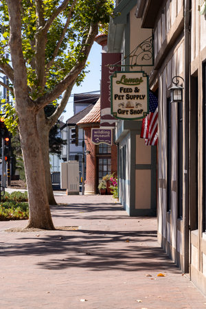 Solvang, California, United States - September 29 2022: Cozy streets of Solvang with traditional Danish style buildings, shops and a calm small town atmosphere.のeditorial素材