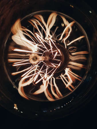 The current warのeditorial素材