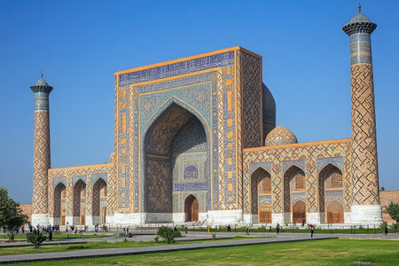 Stunning view of Sher-Dor madrasa showcasing intricate Islamic architectureの素材