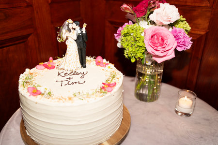 Wedding cake with the inscription Kelly and Tim on itの写真素材