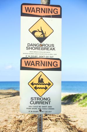 Sign warning beach users in Hawaiiの写真素材