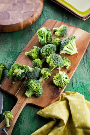 Healthy Green Organic Raw Broccoli Florets Ready for Cookingの写真素材