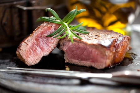 Fresh Juicy Medium Rare Beef Grillsteak. Barbecue Meat Close Upの写真素材