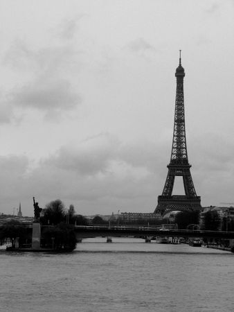 the Eiffel tower overlooking the Seine riverの写真素材