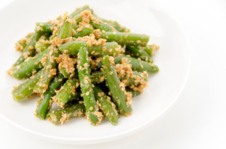 Green beans with sesame dressing