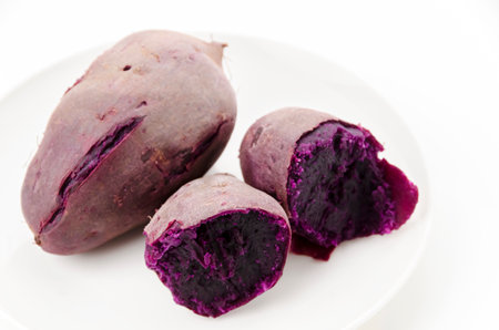 Steamed purple yam, Purple sweet potatoesの写真素材