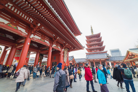 TOKYO - January 25 2015 : Nakamise shopping street in Asakusa connect to Senso-ji Temple in Asakusa, Tokyo on 25 January 2015.The Senso-ji Temple in Asakusa is the most famous temple in tokyoのeditorial素材