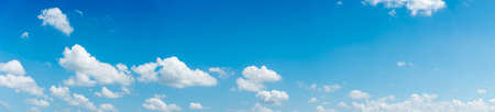 blue sky and White cloud nature: clear blue sky with plain white cloud with space for text background. The vast blue sky and clouds. blue sky background with tiny clouds nature. panorama
の写真素材