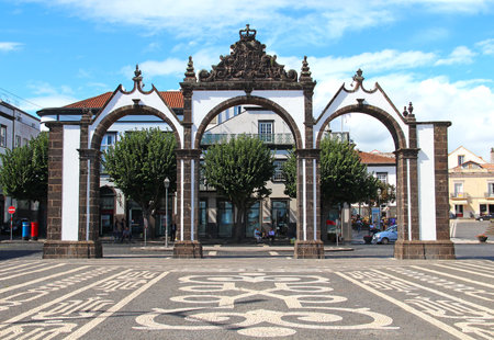 PONTA DELGADA, AZORES, PORTUGAL - SEPTEMBER 29, 2015: Portas da Cidade (Gates to the City) - historic entrance to the town of Ponta Delgada on Sao Miguel island, Azoresのeditorial素材