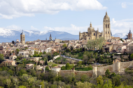 Cathedral of Segovia , with the Sierra de Guadarrama as background のeditorial素材