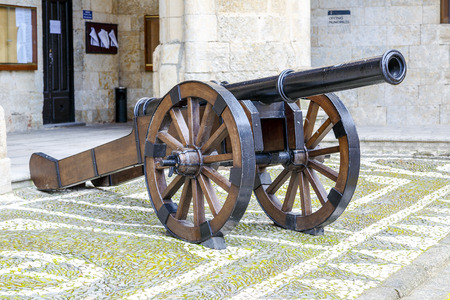 Cannon exposed on the facade of the City of Ciudad Rodrigo Spainのeditorial素材