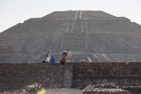Mexico city, Mexico - march 2nd, 2012: merchants selling souvenirs in front of the Pyramid of the Moon in Teotihuacan, Mexicoのeditorial素材