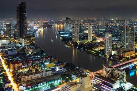 Bangkok, Thailand - October 20, 2020 : Bangkok city view at night Along the Chao Phraya Riverのeditorial素材