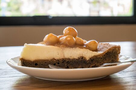 macadamia nut pie on tableの写真素材