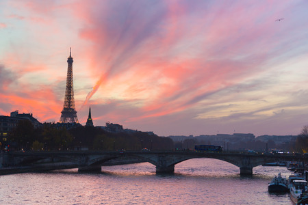 Beautiful colorful sunset over Eiffel Tower and Seine river. Paris, France.のeditorial素材