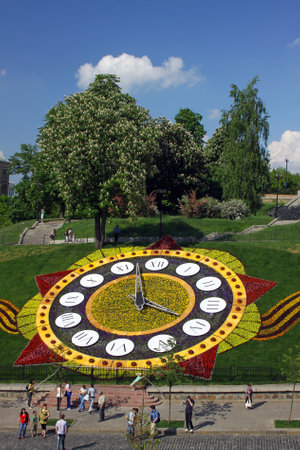 KYIV, UKRAINE - May 15, 2010: On the occasion of 65th Victory holiday flower clock is opened on May 15, 2010 in Kyiv, Ukraine. It is one of the biggest flower clock in the world (19,5m. in diameter)のeditorial素材