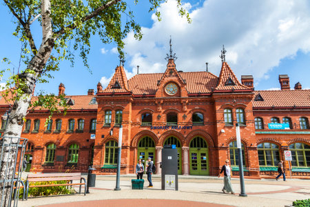 MALBORK, POLAND - JULY 29, 2015: Facade view of Railway station building (Dworzec Kolejowy) in Malbork city, Polandのeditorial素材