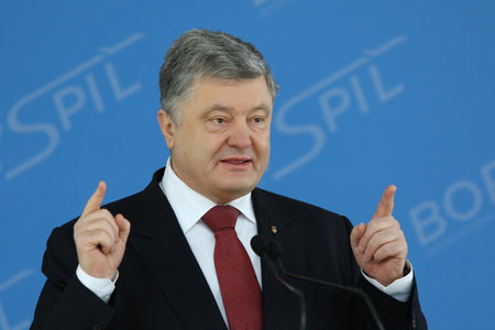 BORYSPIL, UKRAINE - MARCH 23, 2018: President of Ukraine Petro Poroshenko makes a speech during Ryanair official Press-conference at Kyiv Boryspil Airport dedicated to Ukraine's market entryのeditorial素材
