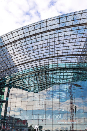 BERLIN, GERMANY - SEPTEMBER 20, 2017: Close-up facade view of Berlin Central Railway Station (Berlin Hauptbahnhof, Berlin Hbf), Germany. Station opened in May 2006, now has a daily traffic around 300000 passengersのeditorial素材
