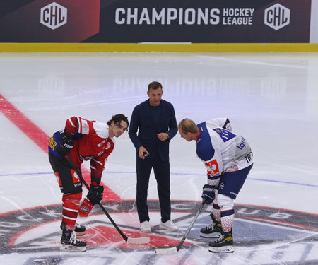 KYIV, UKRAINE - SEPTEMBER 3, 2021: Famous football player Andriy Shevchenko drops the puck at centre ice to start the Champions Hockey League game HC Donbass v Rungsted Seier Capitalのeditorial素材