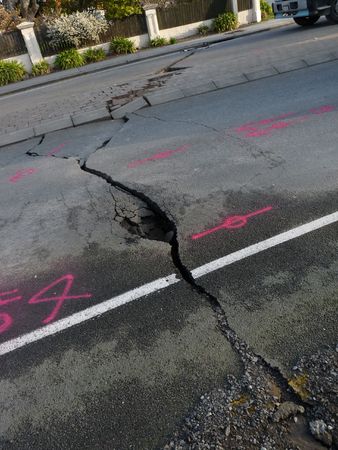 Christchurch, New Zealand, September 4 2010: Crack on Woodham Road from Earthquakeのeditorial素材