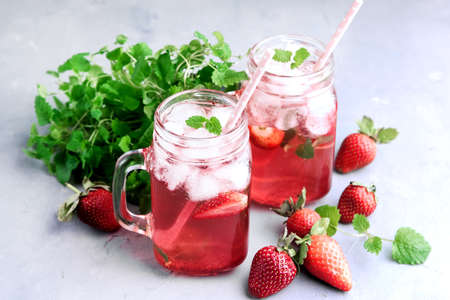 Strawberry lemonade Ice Mint Glass jarsの写真素材