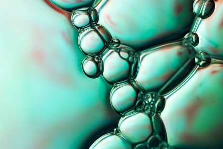 On the surface of the foam, drip into the paint