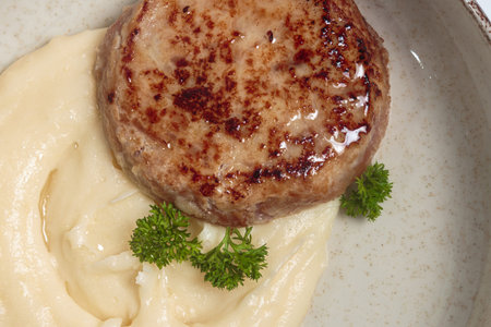 Beef Cutlet with Creamy Mashed Potatoes