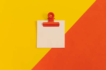 Paper speech bubble with the word \"Why\" on a yellow background. Top view with copy space. flat layの写真素材