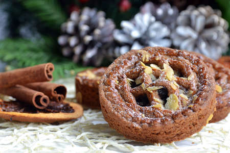 Christmas minced pies with cinnamon and dried fruitの写真素材