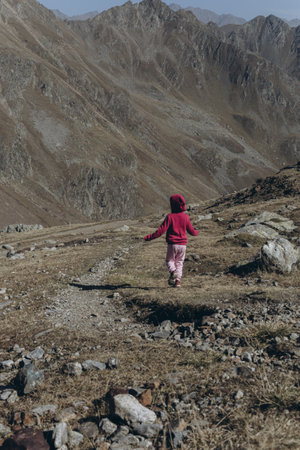 girl goes hiking in the Aussie Alps
