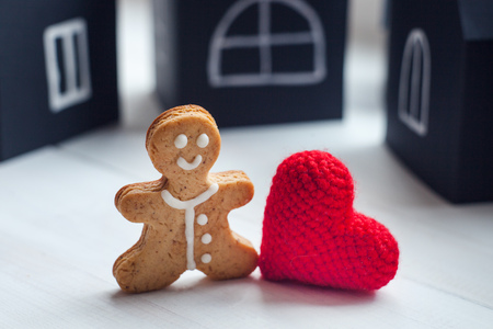 gingerbread man and red heart - the concept of love, Valentine's Dayの写真素材