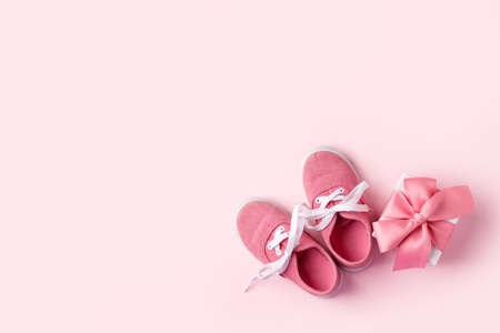 Natural organic cosmetic skincare packaging mock up with leaves and flowers, Eco-friendly bio science beauty concept. Bottle for branding and label, wellbeing self-care focuse, copy spaceの写真素材