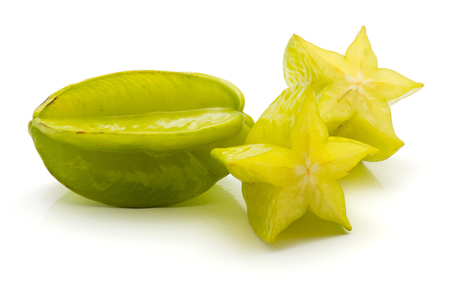 One carambola and two halves isolated on white background
の写真素材