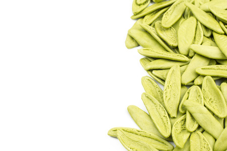 Olive leaves spinach pasta isolated on white background raw right side
の写真素材