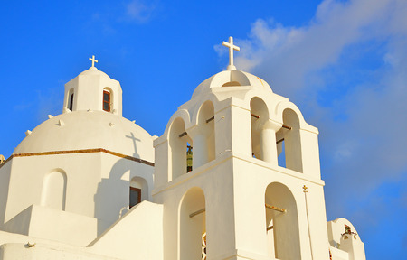 White church in Fira, Santorini, Greeceの写真素材