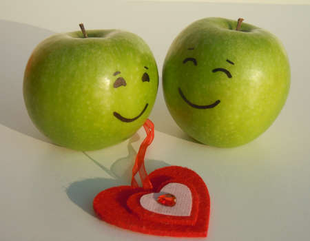 apples in loveの写真素材