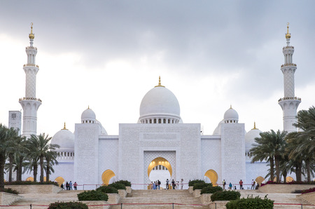 Abu Dhabi, United Arab Emirates, December 8th, 2017: grand mosque under a rain cloudのeditorial素材