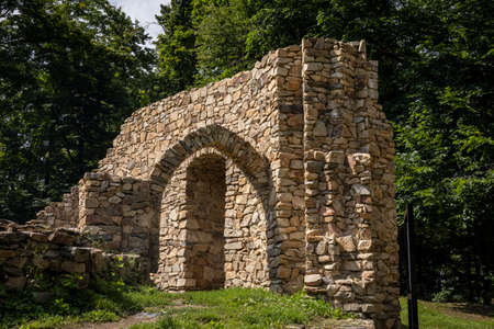 Gromnik, Poland - August 11, 2021: Ruins of a medieval castle at the top of the Gromnik mountain.のeditorial素材