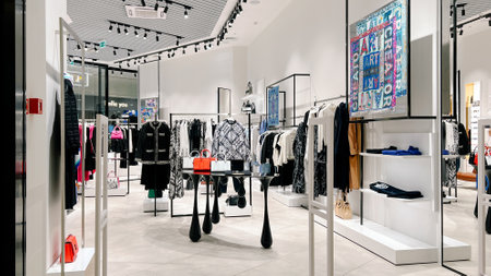 Moscow,Russia 03 14 2024 Clothes magazine shop in Paveletskaya plaza station , man and women modern clothes mannequin shoppingのeditorial素材