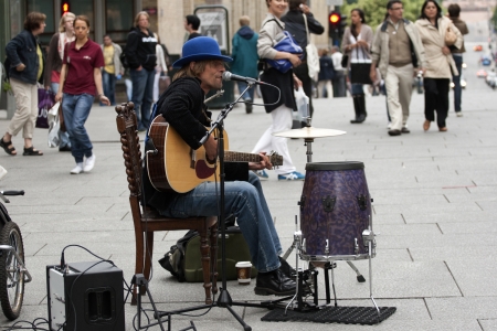 The street musician in Oslo  Norway のeditorial素材
