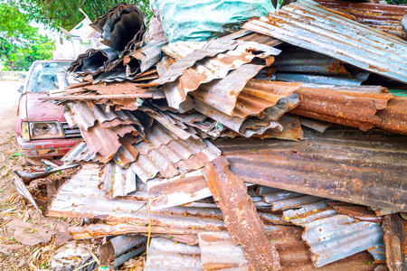 The pile zinc metal sheets used for recyclingのeditorial素材