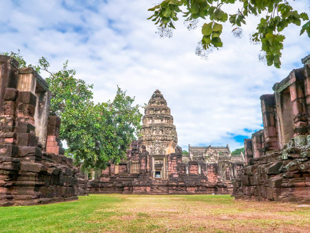 Phimai historical park, ancient castle (Prasat Hin Pimai) in Nakhon ratchasima, Thailandのeditorial素材