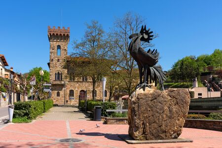 Greve in Chianti, Italy - April 21, 2018: The statue of a black rooster, the symbol of Chianti, Tuscany, Italyのeditorial素材