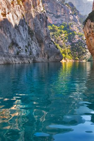  The river Verdon on the average current, between high walls of a canyonの写真素材