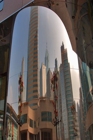  A round column covered by a mirror