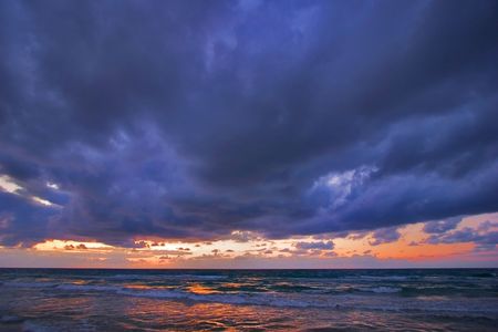  The Winter decline on the Mediterranean  seaの写真素材