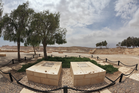 The grave of the founder of the State of Israel, David Ben-Gurion and his wife Pauline  Kibbutz Sde Boker in the Negev desertの写真素材