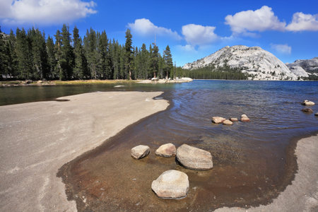 The majestic American nature. A shallow lake in a hollow among the mountainsの写真素材